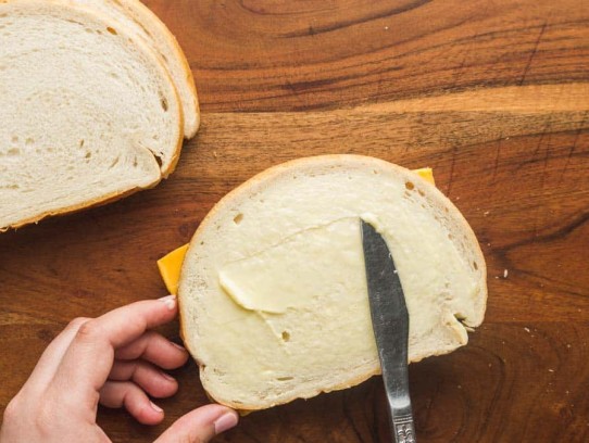 Irresistible Spelt Sourdough Bread Recipe: A Step-by-Step Guide to Baking Artisan Bread at Home